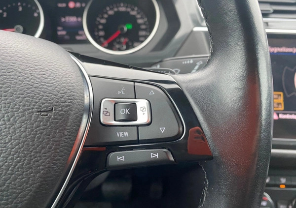 Volkswagen Tiguan cena 112500 przebieg: 93085, rok produkcji 2018 z Kalisz małe 596
